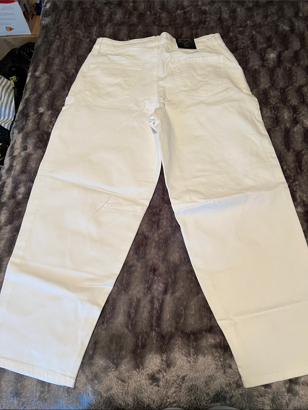 Banana Republic Women’s white Mid Rise Barrel Jean, size 30/10 - Picture 3 of 4